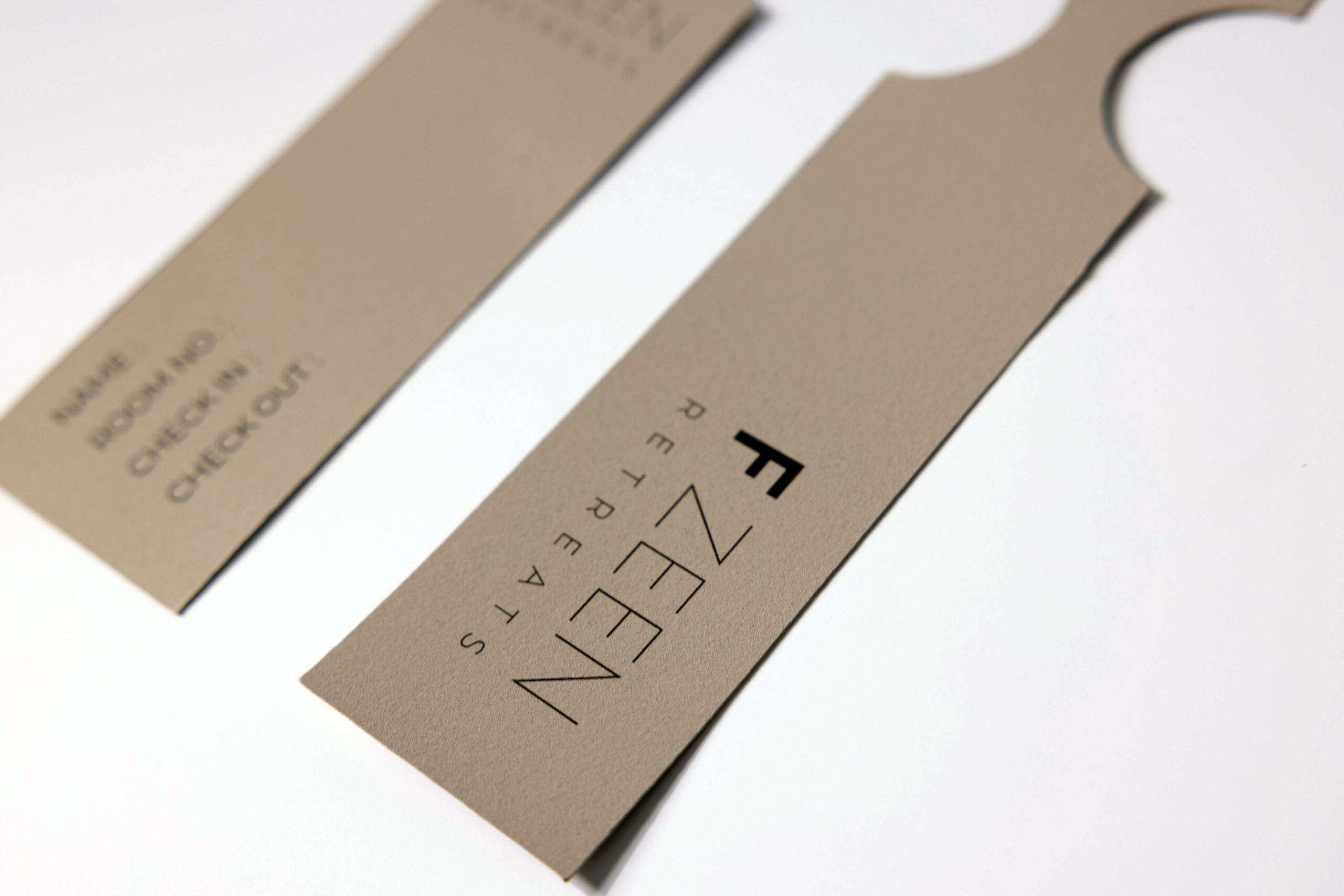 luggage tag paper